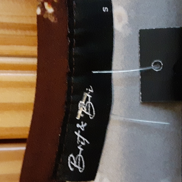 NWT Brit & Bri women's shirt - Picture 2 of 4